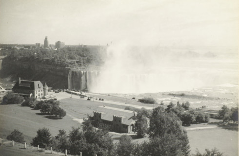 Niagara Falls (Horse Shoe), United States, Canada, Niagara Falls Horse shoe, photograph, title: