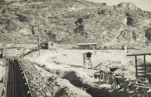 Grand Coulee dam gravel supply to the concrete mixer, Grand Coulee Dam, Columbia River, United