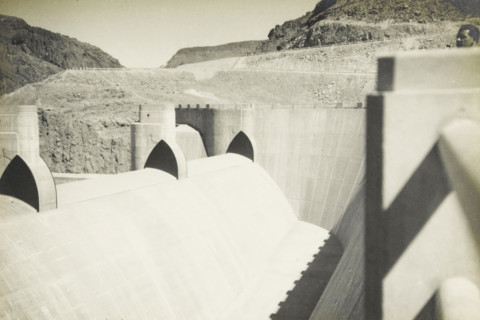 Boulder Dam, Arizona, Nevada, United States, Spillwaij Boulderdam, photograph, title: 'SPILLWAIJ