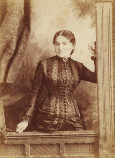 Portrait of Mrs JH McTavish from Winnnipeg, cabinet photograph, photographer: William Notman,