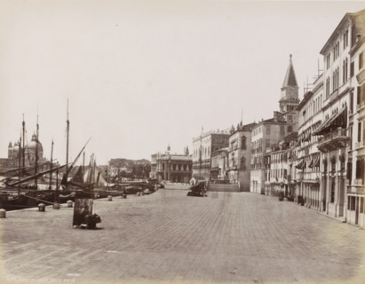 Quay in Venice seen towards St. Mark's Square, Quai des Esclavons à Venise, Venezia - Molo dalla