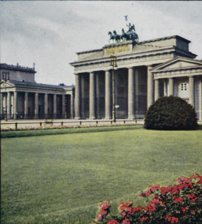 Brandenburg Gate in Berlin, Brandenburger Tor., Porte de Brandenburg., Arch of Brandenburg., Porta
