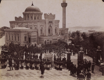 Ceremony of Islam, Crowd during the reception of Sultan Abdülhamit II for the Salat al-djuma