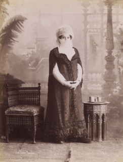 Portrait of an unknown Turkish woman, Dame Turque, photograph, number: '400', photographer: Jean
