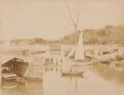 Sailboats at the lock of Ismailia, Ecluse arab a Ismailia, photograph, inscription: 'foto Zangaki,