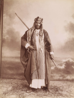 Costume Bedoin, Portrait of an unknown Bedouin man, photograph, number: 'N. 231', photographer: G.