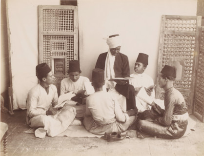 Ecole Arabe de jeuns garçons, School class with pupils and teacher, photograph, number: 'No 91',