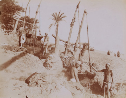 Workers during the construction of an irrigation canal, photograph, Middle East, 1860 - 1900,