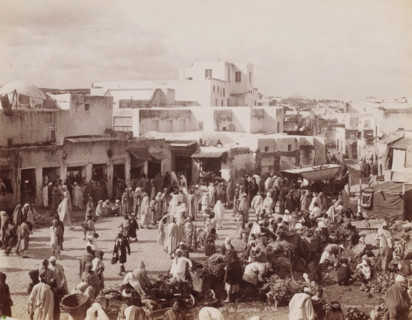 Mds de Légumes, Greengrocers on a square, probably in Tunis, photograph, number: 'No 84',