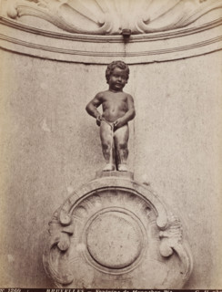 Fontaine de Manneken-Pis, Fountain of Manneken Pis in Brussels, Belgium, Bruxelles, photograph,