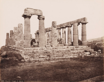 Ruin of the temple of Hera Lacinia in Agrigento, Girgenti. Tempio di Junone, photograph, number: