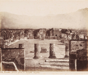 Forum prize du temple Jupiter, View of the Forum from the Temple of Jupiter in Pompeii, Italy,