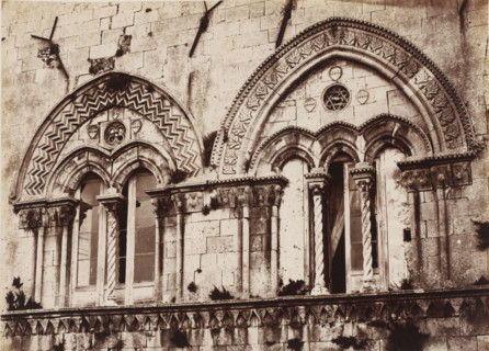 Gothic windows of the Palazzo Montalto in Syracuse, Sicily, Finestre gothique del Palazzo Montalto