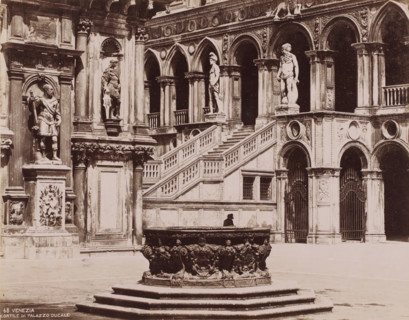 Courtyard of the Doge's Palace in Venice, Italy, Cortile del palazzo Ducale, Venezia, photograph,