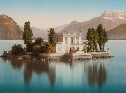 View of Île de Salagnon in Lake Geneva, in the background the Dents du Midi, lac Léman, Ile de