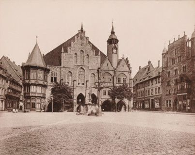Hildesheim Town Hall, photomechanical print, inscription: 'Hildesheim', number: 'N.1.',