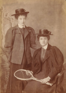 Portrait of two unknown women with a tennis racket, photograph, inscription: 'Bender & Co. 126,