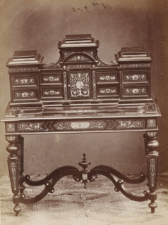 Writing table with inlay, No 23 Scrivania, photograph, page, inscription: 'Alta, 133. Larga, 118.