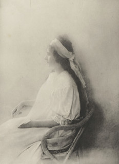 Portrait, Portrait of an unknown woman, photomechanical print, photographer: baron O. de Laudon,