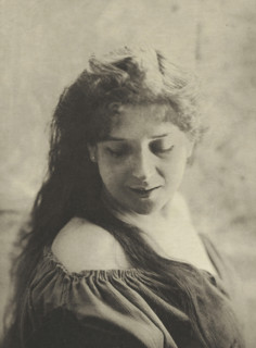 Portrait, Portrait of an unknown young woman, photomechanical print, photographer: Maurice Brémard,