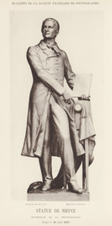 Statue de Niepce, inventeur de la photographie, Statue of Joseph Nicéphore Niépce, page,
