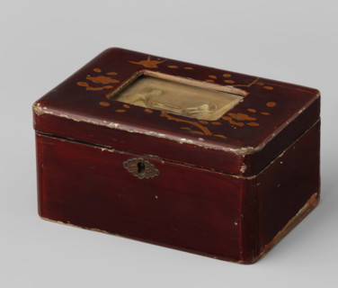 Red Japanese lacquer box with albumen print on the lid, photograph, lacquer box, Red Japanese