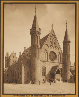 View of the Ridderzaal, Exterior of the Ridderzaal in The Hague, photomechanical print, 1900 -