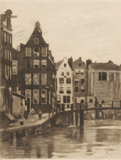 View of houses and a bridge in Amsterdam, print, printmaker: Willem Witsen, Amsterdam, c. 1915 - c.