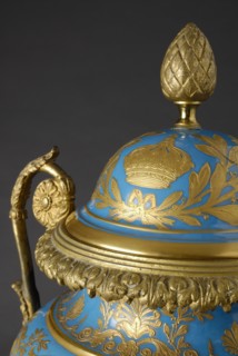 Grands vases couverts (détail)