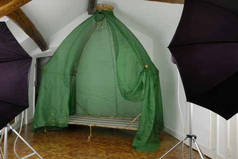 Desouches, Lit de voyage pliant de la famille Impériale (détail)