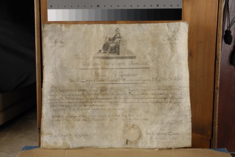 Brevet d'honneur pour une grenade d'or, attribué à Célestin Troyaux