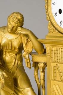 Pendule symbolisant l'Etude ou l'Archéologie, vers 1810-1820 (détail)