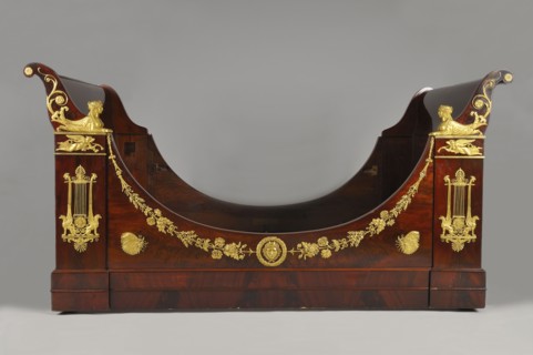Lit dit "bateau", époque Empire