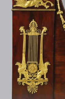 Détail de lit dit "bateau", époque Empire
