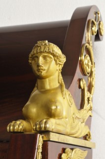 Détail de lit dit "bateau", époque Empire