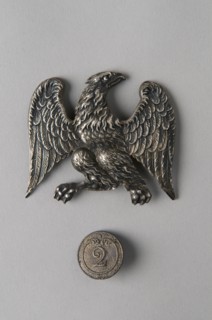 Aigle non couronné de plaque de shako modèle 1812 et bouton, 1er Empire
