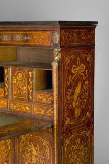Détail de secrétaire hollandais en acajou, allégorique de Napoléon 1er, vers 1810
