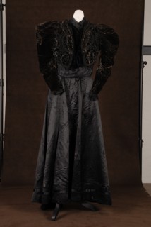 Costume de théâtre : robe 1900