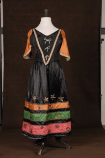 Costume de théâtre : robe de gitane