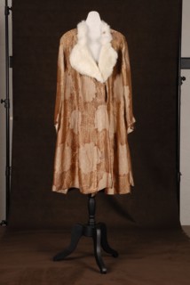 Costume de théâtre : manteau des années 1925-1930