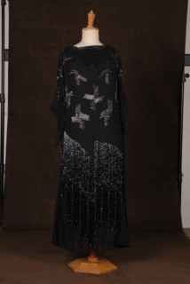 Costume de théâtre : robe 1925-1930 perlée
