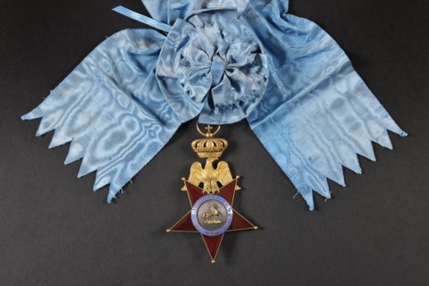 Insigne de dignitaire de l'Ordre Royal des Deux-Siciles (revers)
