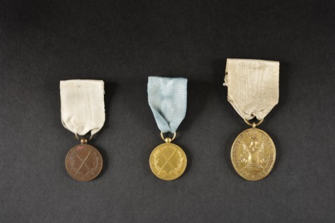 Trois médailles d'honneur de Westphalie (avers)