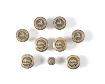 Neuf boutons de vénerie