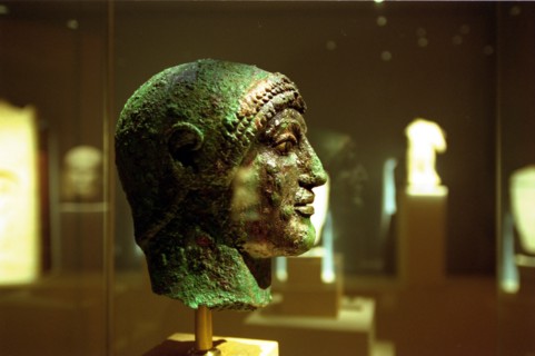 L'EXPOSITION: "LA CITE DERRIERE LA CITE" A ATHENES