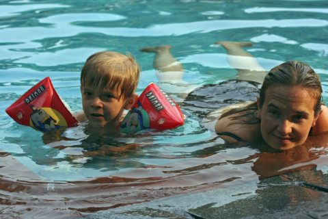 AMUSEMENT A LA PISCINE-THAILANDE