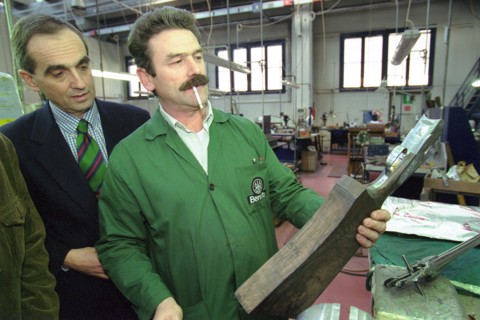 ITALIE. L'USINE D'ARMEMENT BERETTA A VAL TROMPIA, L'UNE DES PLUS CELEBRES DANS LA FABRICATION