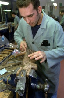 ITALIE. L'USINE D'ARMEMENT BERETTA A VAL TROMPIA, L'UNE DES PLUS CELEBRES DANS LA FABRICATION