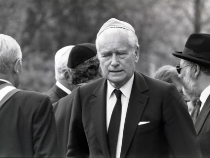 Personnalités politiques venues à Carpentras en 1990 suite à la profanation du cimetière juif de la ville