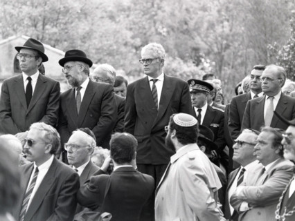 Personnalités politiques venues à Carpentras en 1990 suite à la profanation du cimetière juif de la ville